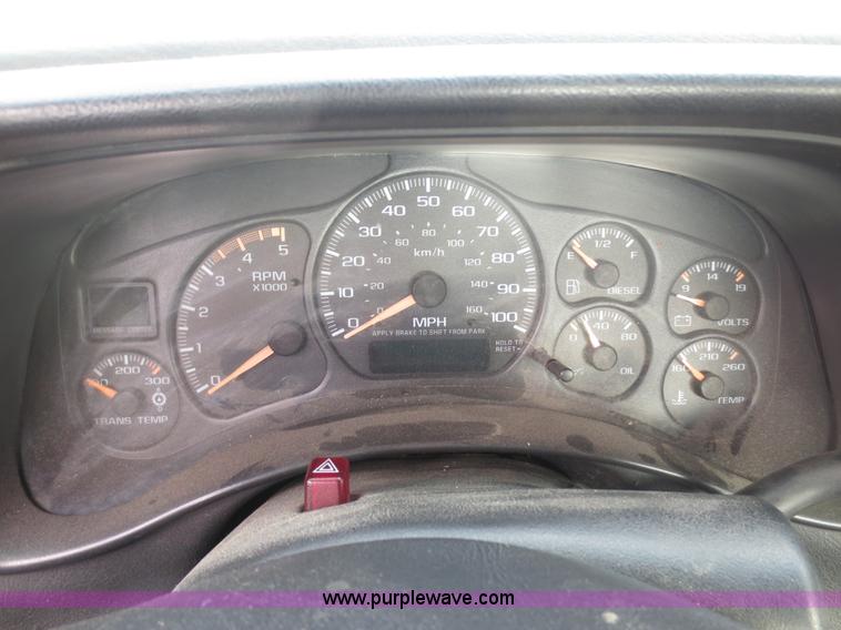 image for item D5934 2002 Chevrolet Silverado 2500HD utility truck