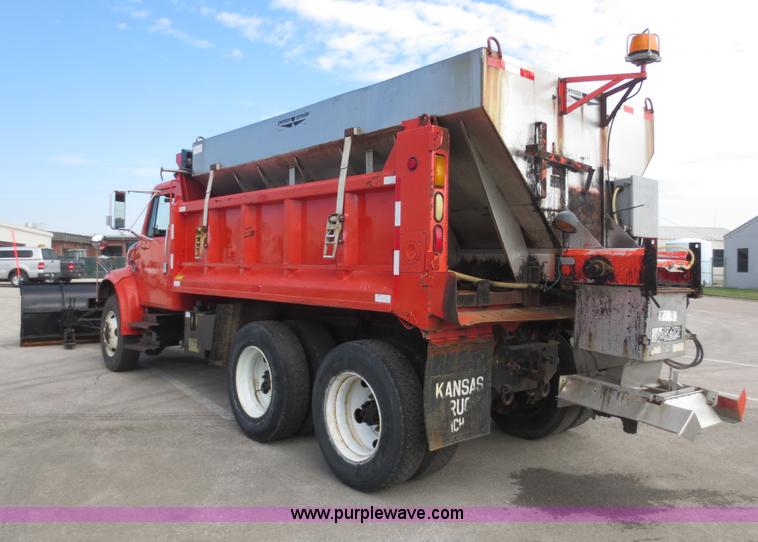 image for item D5935 1997 International 4900 dump truck