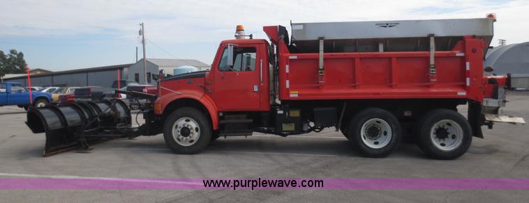 image for item D5935 1997 International 4900 dump truck