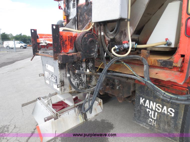 image for item D5935 1997 International 4900 dump truck