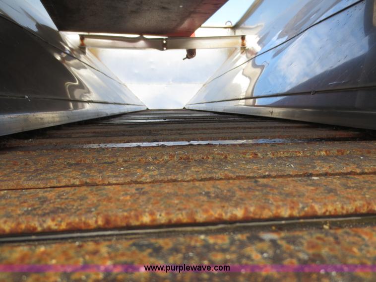 image for item D5935 1997 International 4900 dump truck