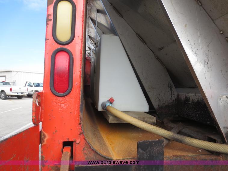 image for item D5935 1997 International 4900 dump truck