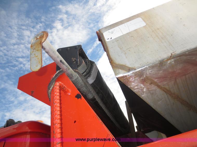 image for item D5935 1997 International 4900 dump truck