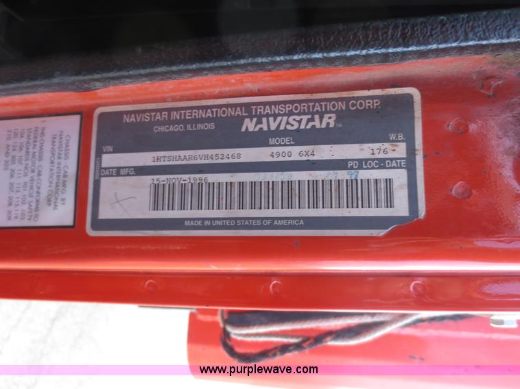 image for item D5935 1997 International 4900 dump truck