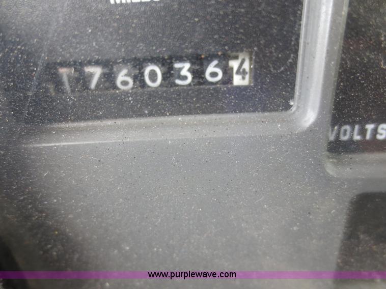 image for item D5935 1997 International 4900 dump truck