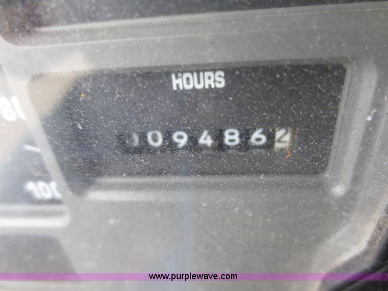 image for item D5935 1997 International 4900 dump truck