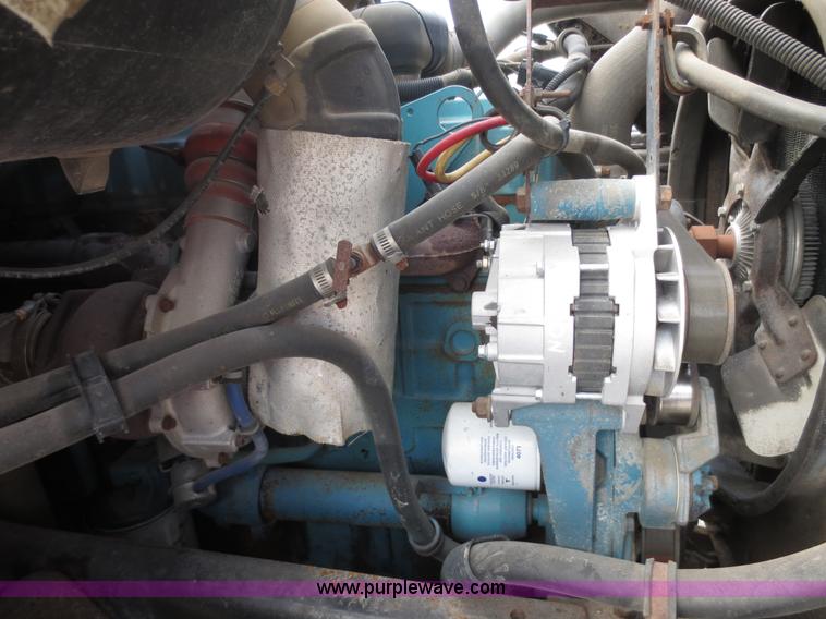 image for item D5935 1997 International 4900 dump truck