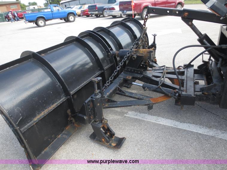 image for item D5935 1997 International 4900 dump truck