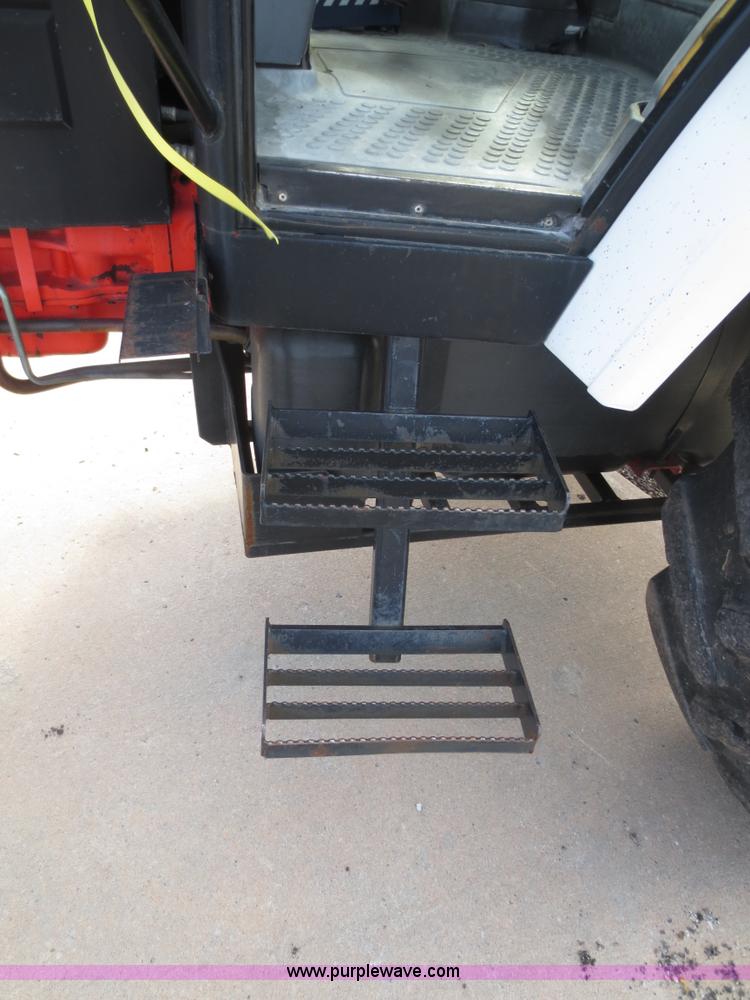 image for item D5939 1998 New Holland 5640SL tractor