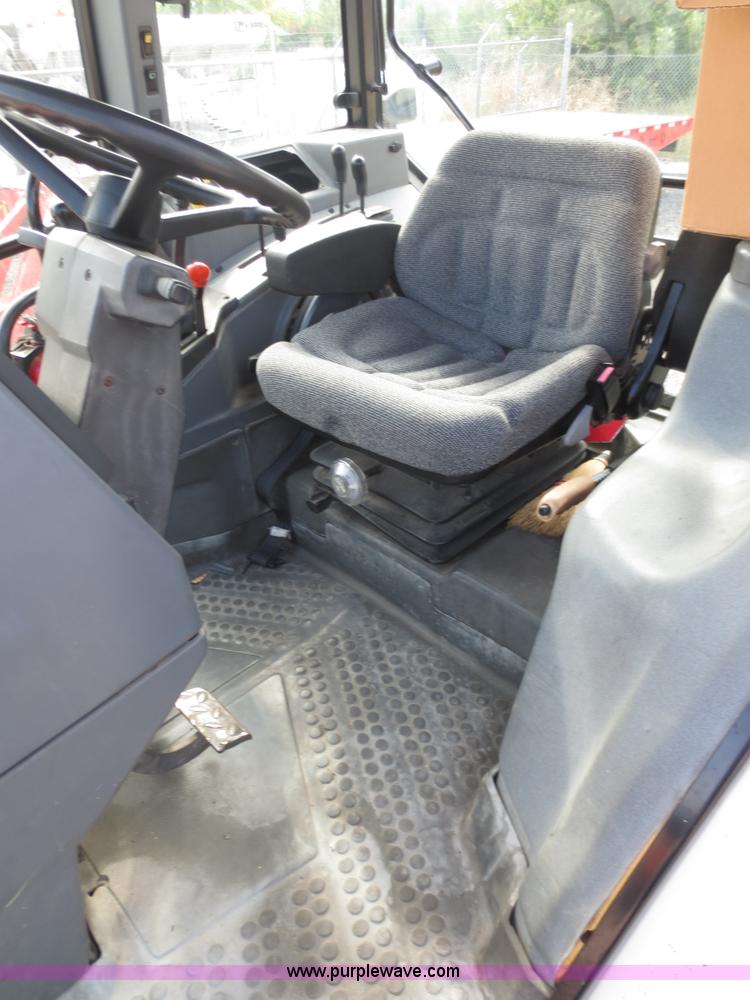 image for item D5939 1998 New Holland 5640SL tractor