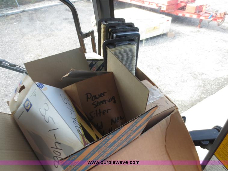 image for item D5939 1998 New Holland 5640SL tractor