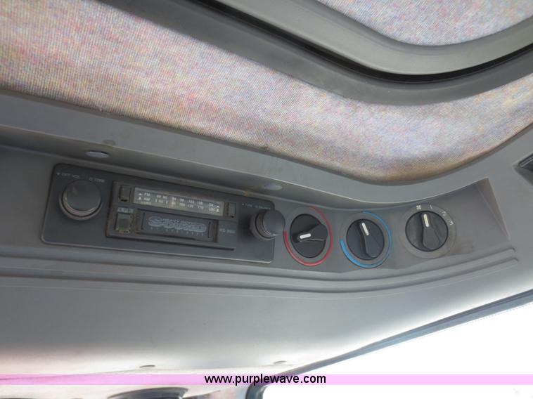 image for item D5939 1998 New Holland 5640SL tractor