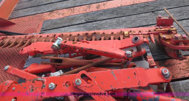 image for item D5939 1998 New Holland 5640SL tractor