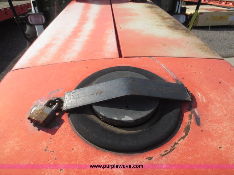 image for item D5939 1998 New Holland 5640SL tractor