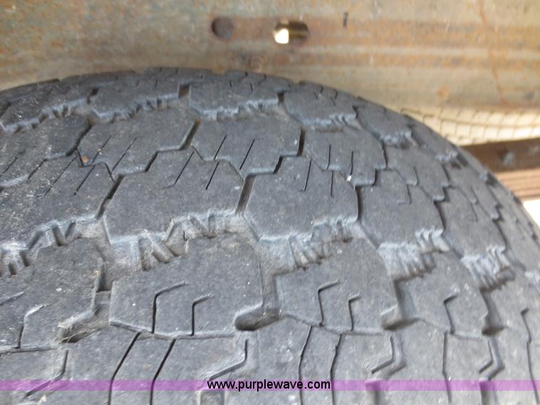 image for item D5940 2002 Chevrolet Silverado 2500HD utility truck