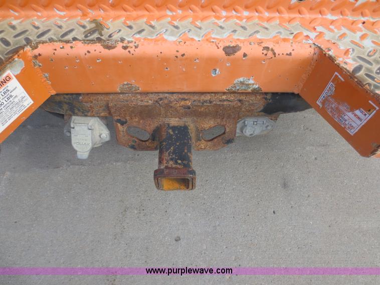 image for item D5940 2002 Chevrolet Silverado 2500HD utility truck