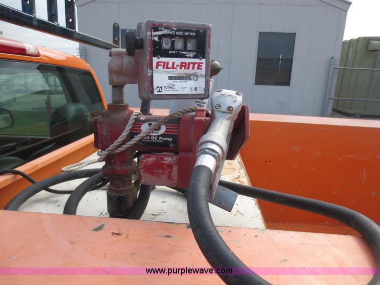 image for item D5940 2002 Chevrolet Silverado 2500HD utility truck