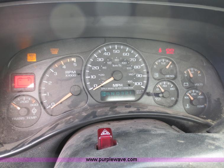 image for item D5940 2002 Chevrolet Silverado 2500HD utility truck