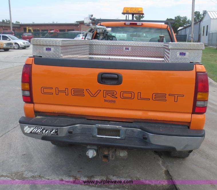 image for item D5941 2002 Chevrolet Silverado 2500HD pickup truck