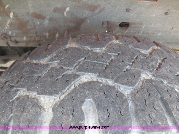 image for item D5941 2002 Chevrolet Silverado 2500HD pickup truck