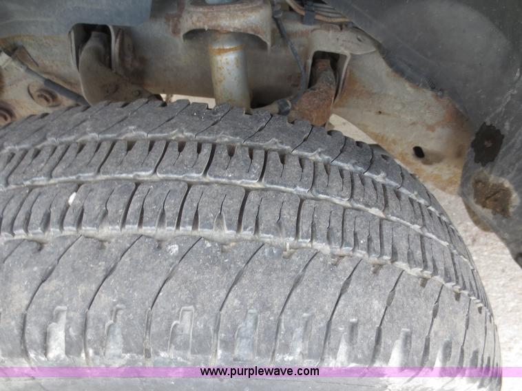 image for item D5941 2002 Chevrolet Silverado 2500HD pickup truck