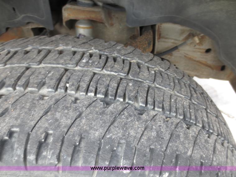 image for item D5941 2002 Chevrolet Silverado 2500HD pickup truck