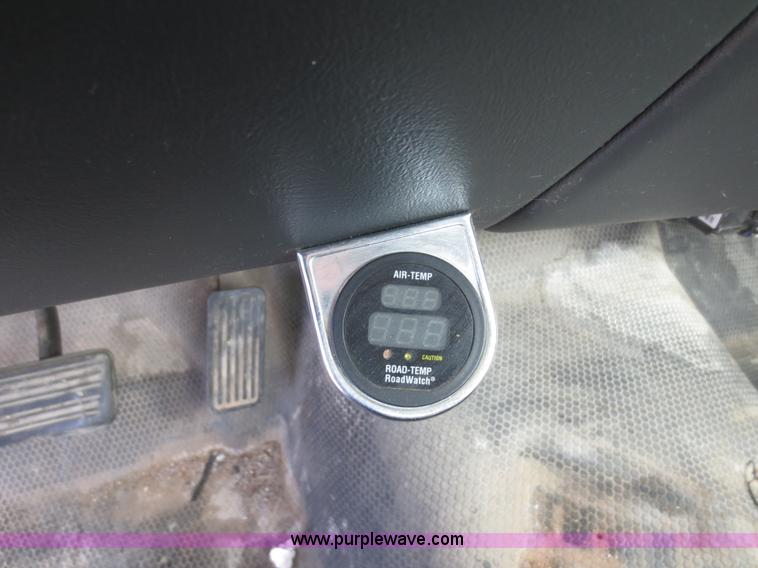 image for item D5941 2002 Chevrolet Silverado 2500HD pickup truck