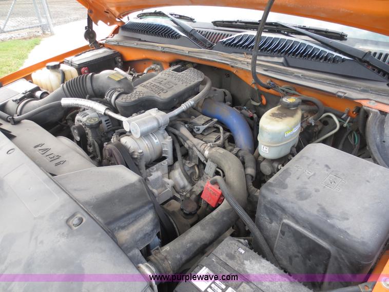 image for item D5941 2002 Chevrolet Silverado 2500HD pickup truck