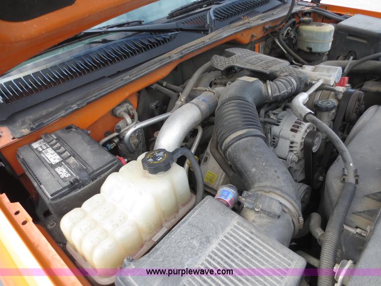 image for item D5941 2002 Chevrolet Silverado 2500HD pickup truck