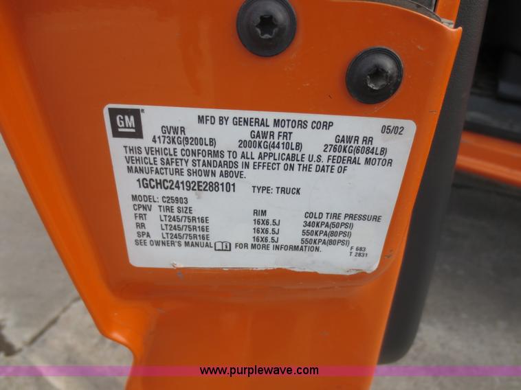 image for item D5941 2002 Chevrolet Silverado 2500HD pickup truck