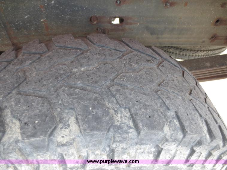 image for item D5942 2002 Chevrolet Silverado 2500HD pickup truck