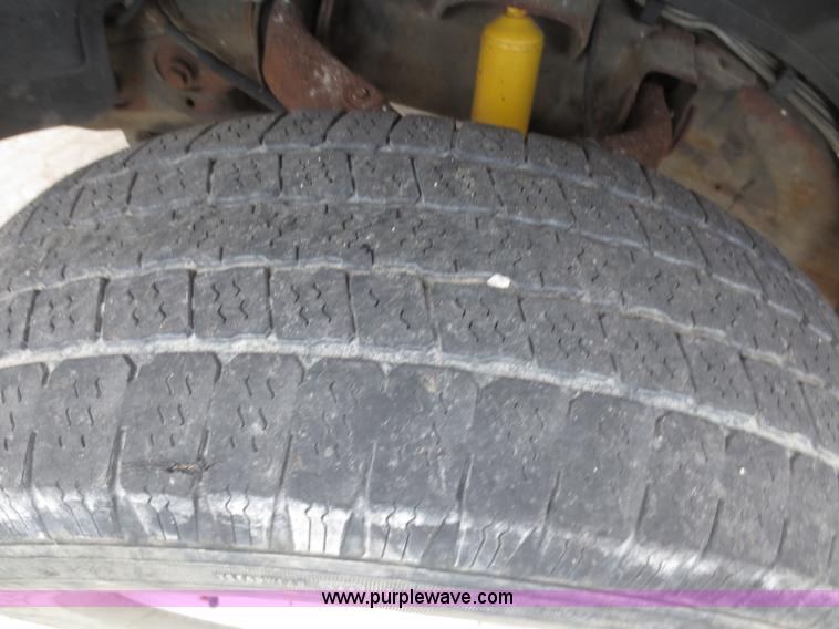 image for item D5942 2002 Chevrolet Silverado 2500HD pickup truck