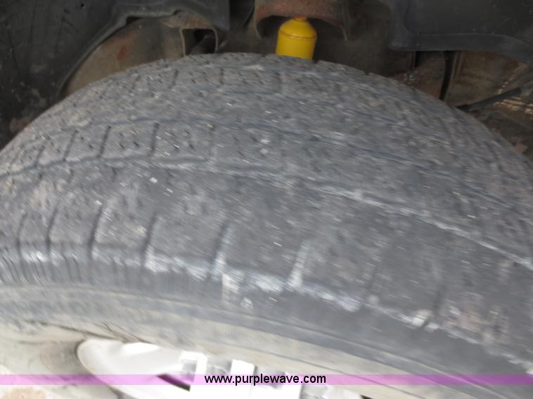 image for item D5942 2002 Chevrolet Silverado 2500HD pickup truck