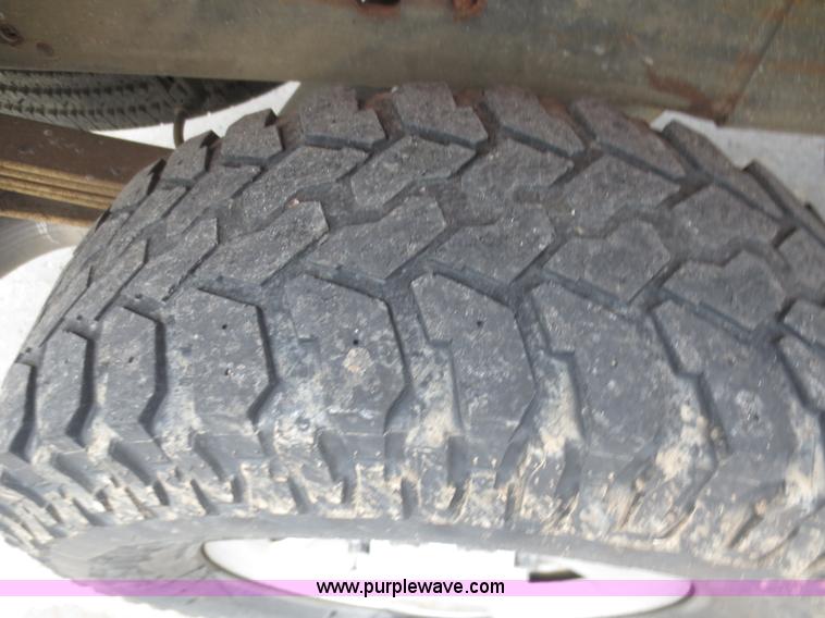 image for item D5942 2002 Chevrolet Silverado 2500HD pickup truck