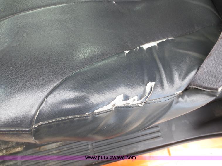 image for item D5942 2002 Chevrolet Silverado 2500HD pickup truck