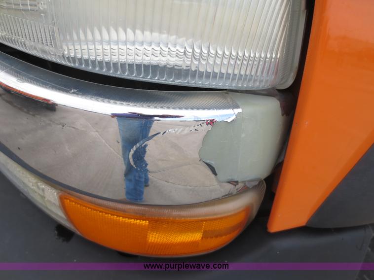 image for item D5942 2002 Chevrolet Silverado 2500HD pickup truck