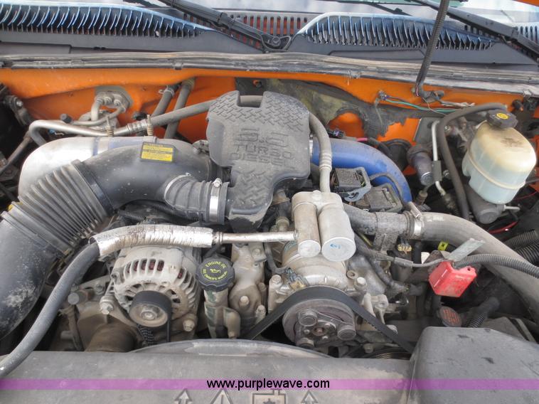 image for item D5942 2002 Chevrolet Silverado 2500HD pickup truck