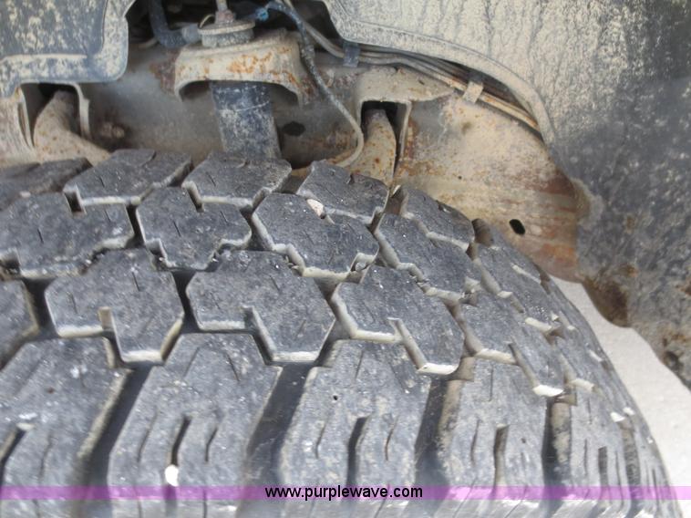 image for item D5943 2002 Chevrolet Silverado 2500HD pickup truck