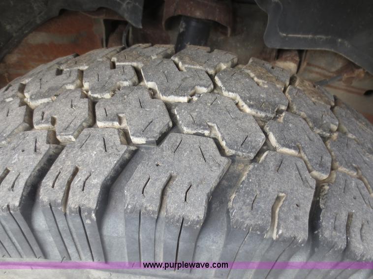 image for item D5943 2002 Chevrolet Silverado 2500HD pickup truck