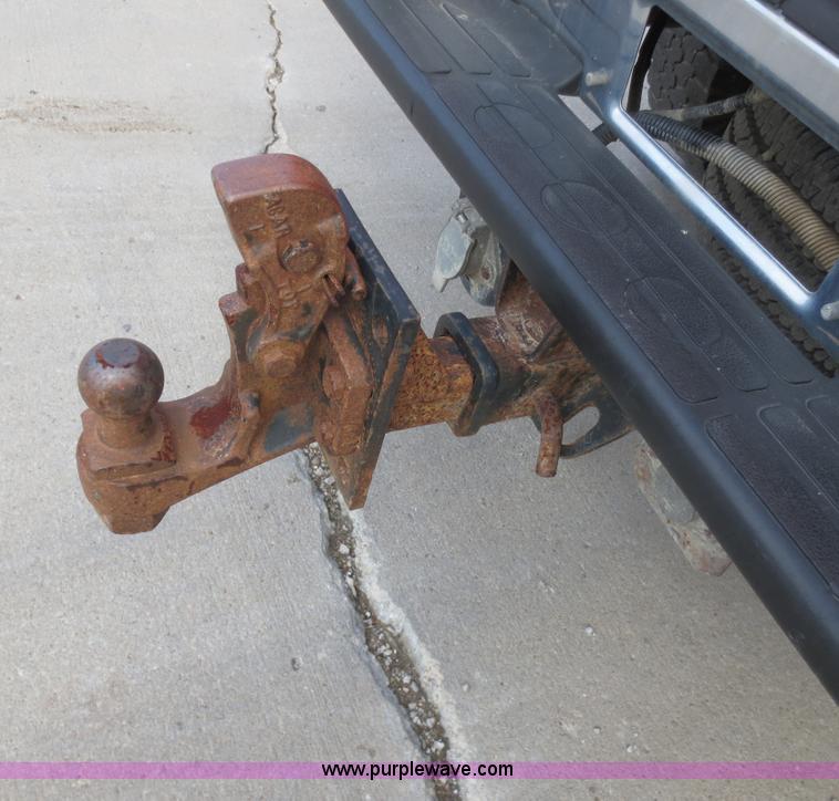 image for item D5943 2002 Chevrolet Silverado 2500HD pickup truck