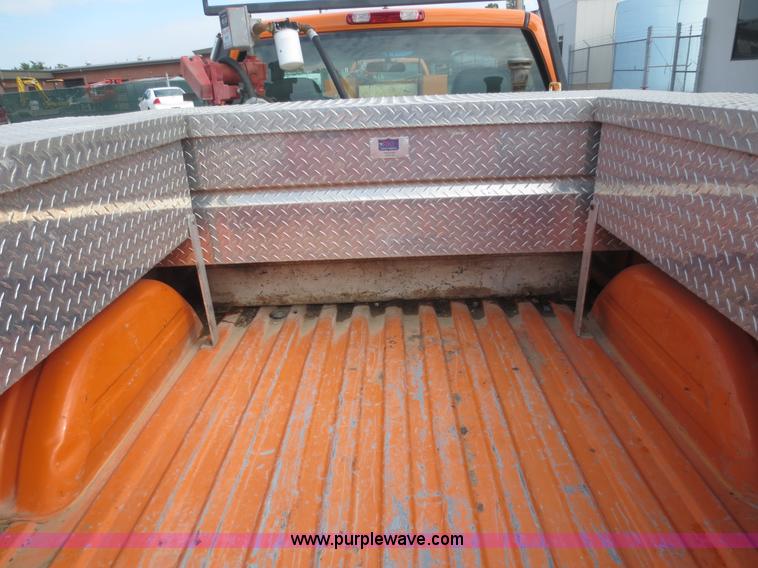 image for item D5943 2002 Chevrolet Silverado 2500HD pickup truck