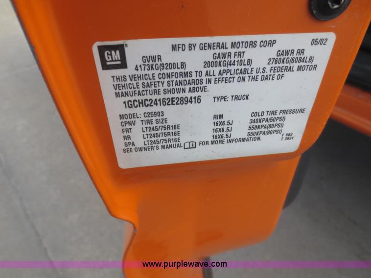 image for item D5943 2002 Chevrolet Silverado 2500HD pickup truck