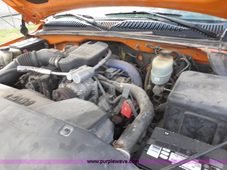 image for item D5943 2002 Chevrolet Silverado 2500HD pickup truck