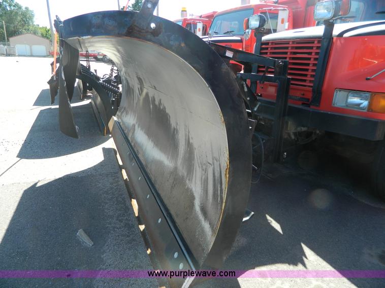 image for item D6064 1999 International 4900 dump truck