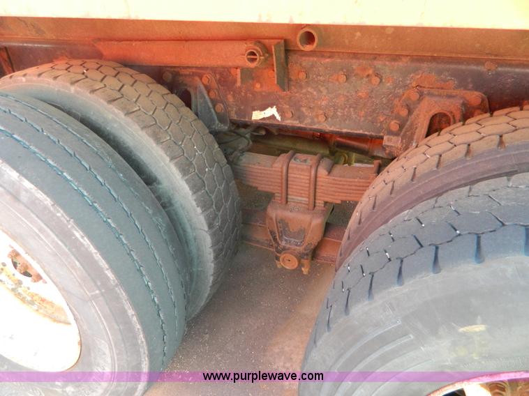 image for item D6064 1999 International 4900 dump truck