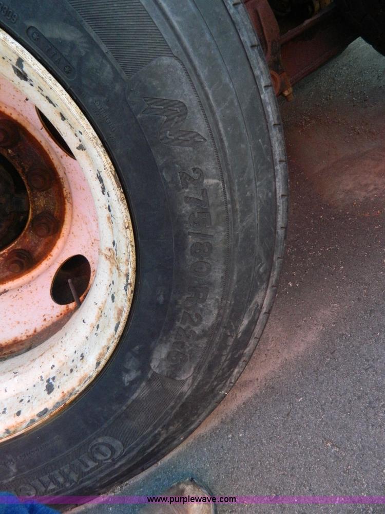 image for item D6064 1999 International 4900 dump truck