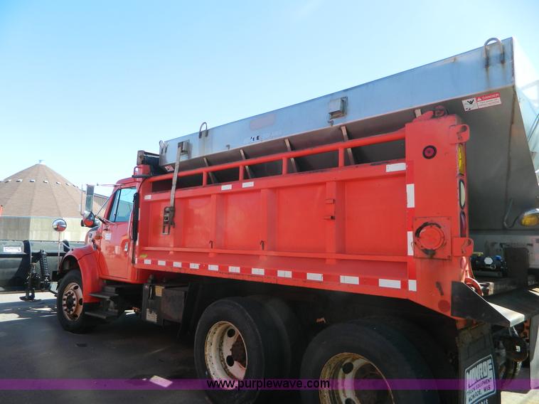 image for item D6064 1999 International 4900 dump truck