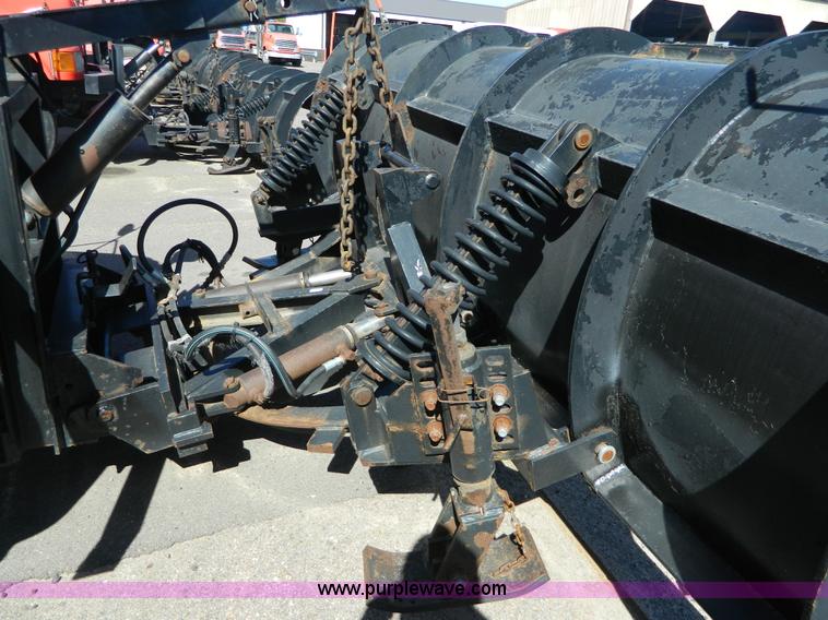 image for item D6064 1999 International 4900 dump truck