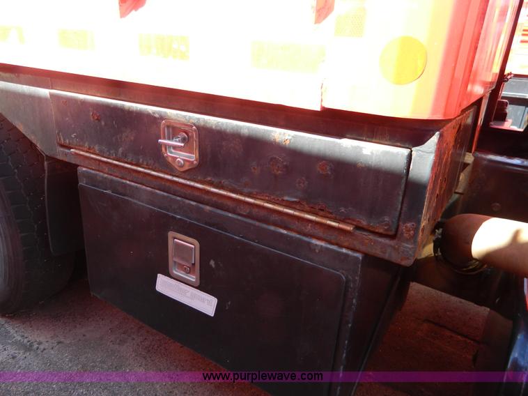 image for item D6064 1999 International 4900 dump truck