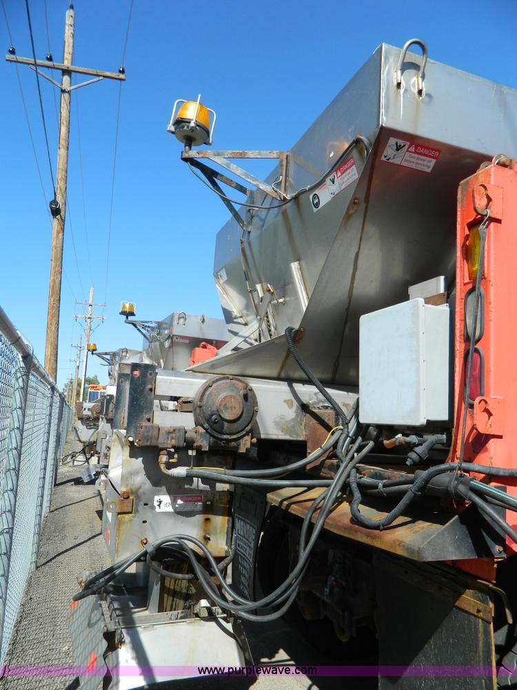 image for item D6064 1999 International 4900 dump truck